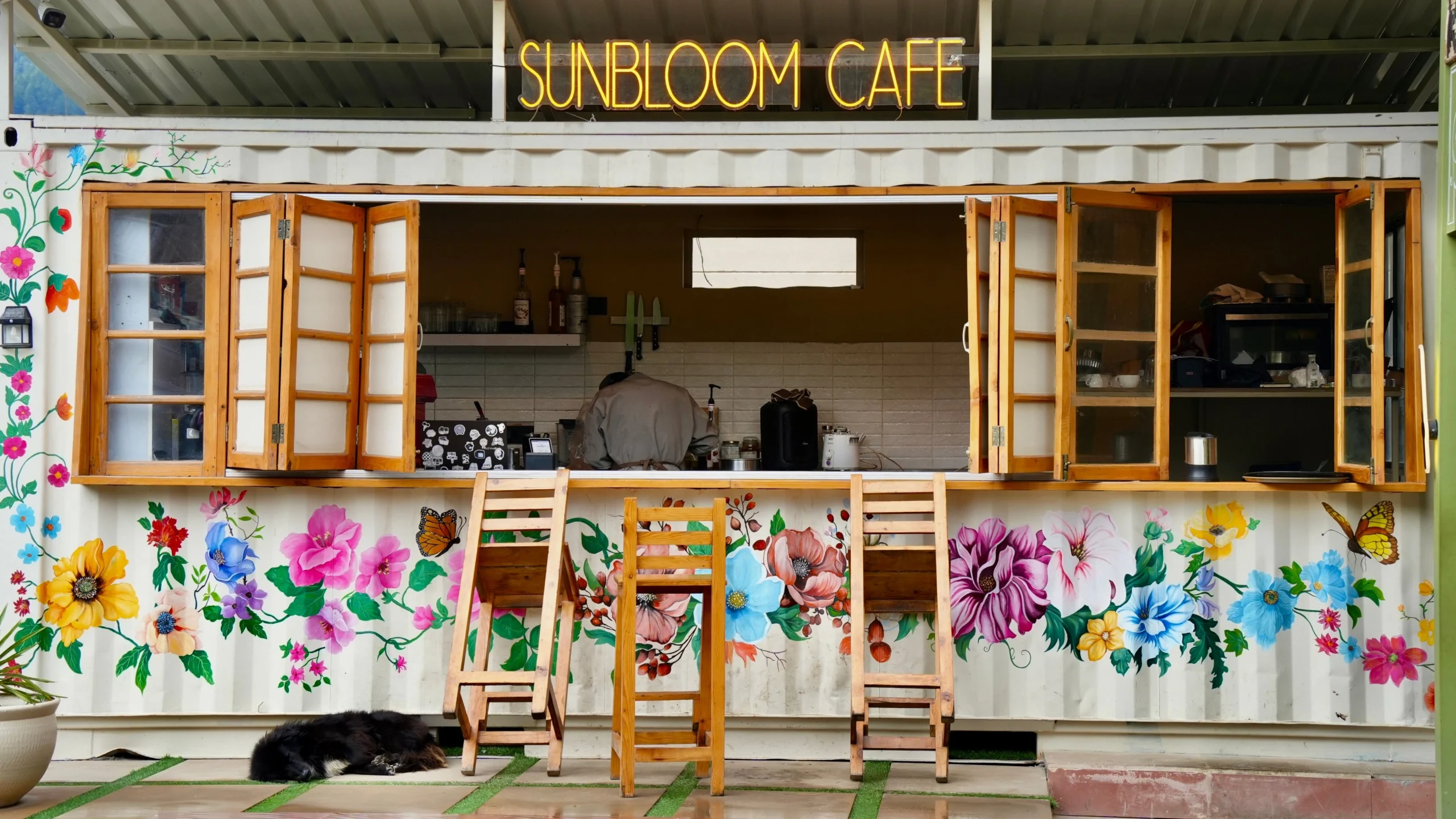 Booth container untuk usaha kafe